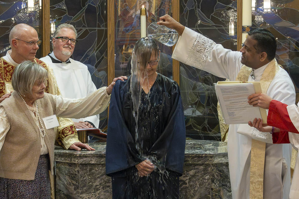 2026-StMary-EasterVigil (76 of 215).jpg